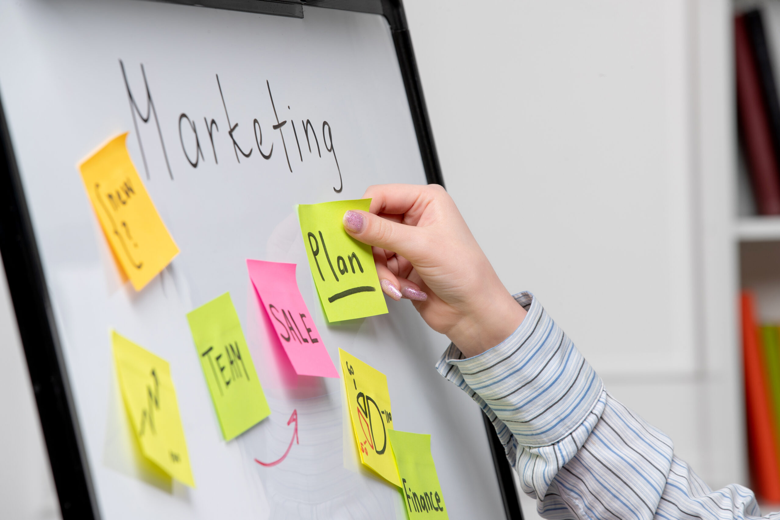 como crear una estrategia de marketing digital en 2025